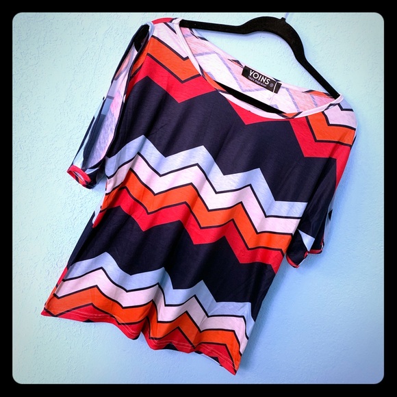 Tops - Yoins Chevron Cold Shoulder Top